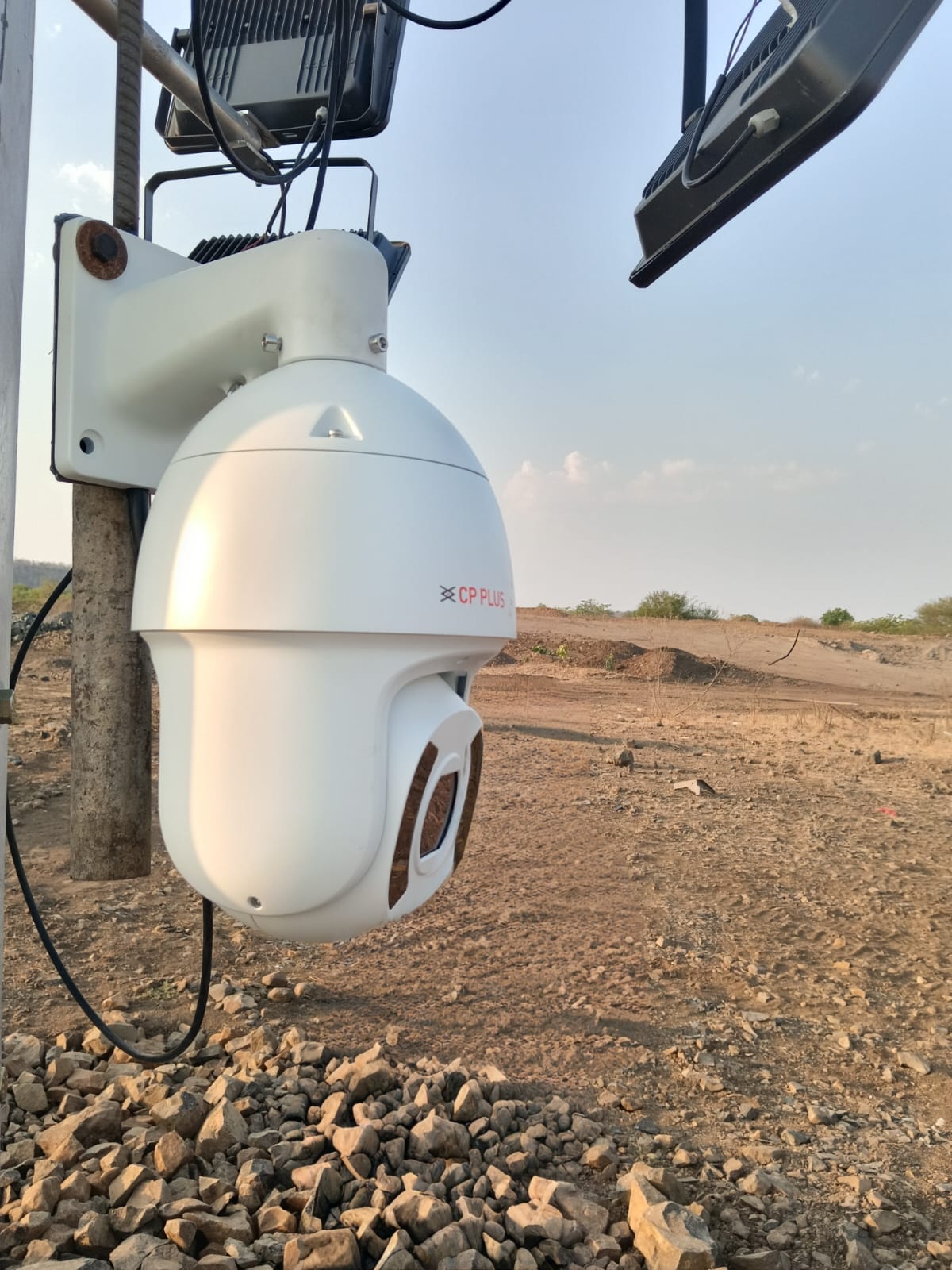500 mtr Long-Range Solar PTZ Camera at Dam — No Power, No Problem — site photo 8
